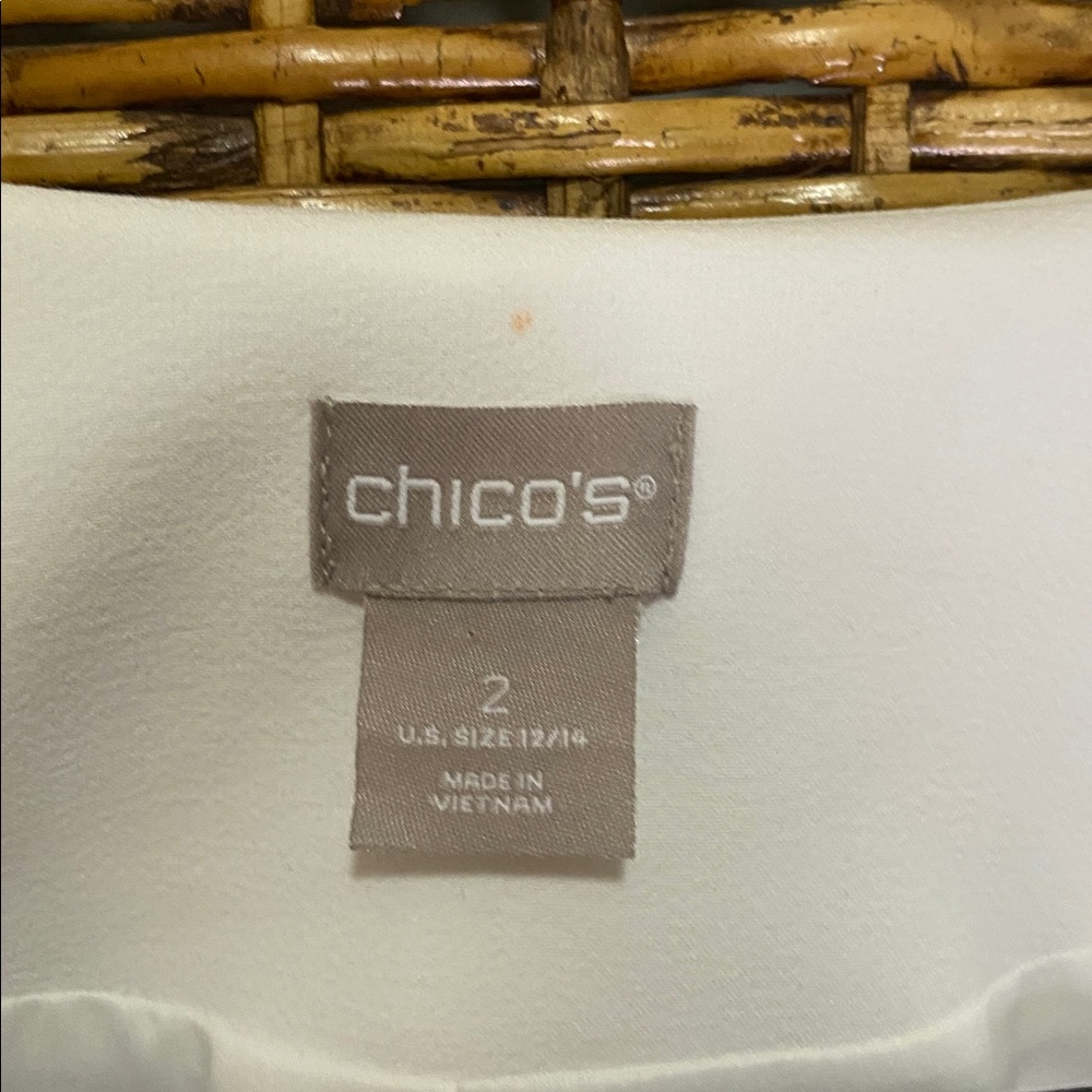 EUC Chico’s white, black lapel design, fully lined jacket blazer Chico size 2 L - Picture 10 of 10